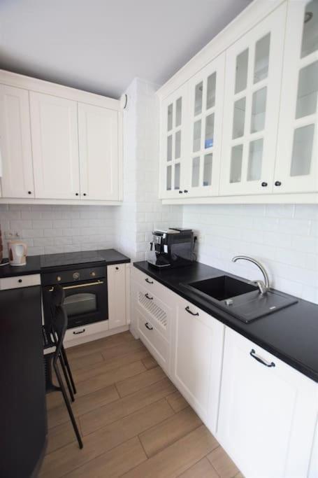 Apartament Z Podziemnym Parkingiem Ulica Wroclawska Cracóvia Exterior foto
